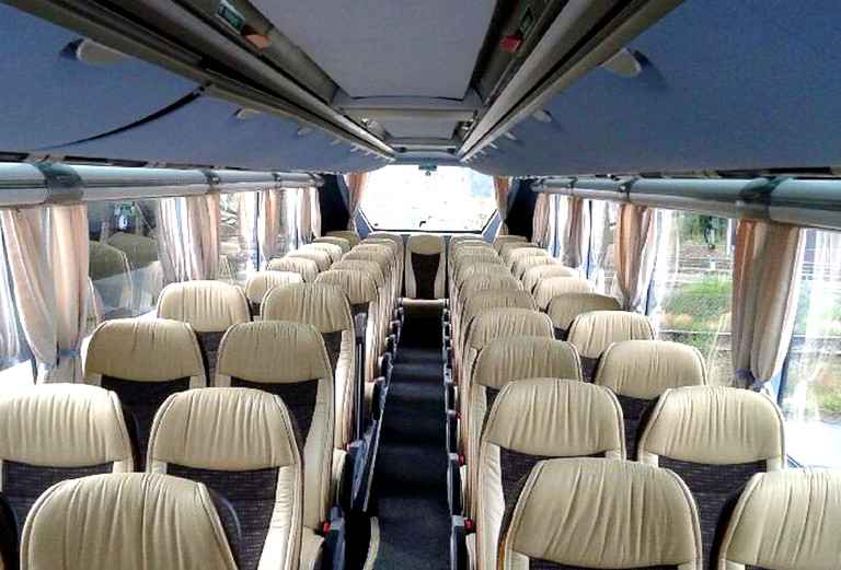 Междугородние пассажирские перевозки автобусами из Великого Новгорода в Санкт-Петербург